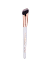 BEAUTILICOUS Medium Sized Detailed Angled Kabuki Brush - BLF 223